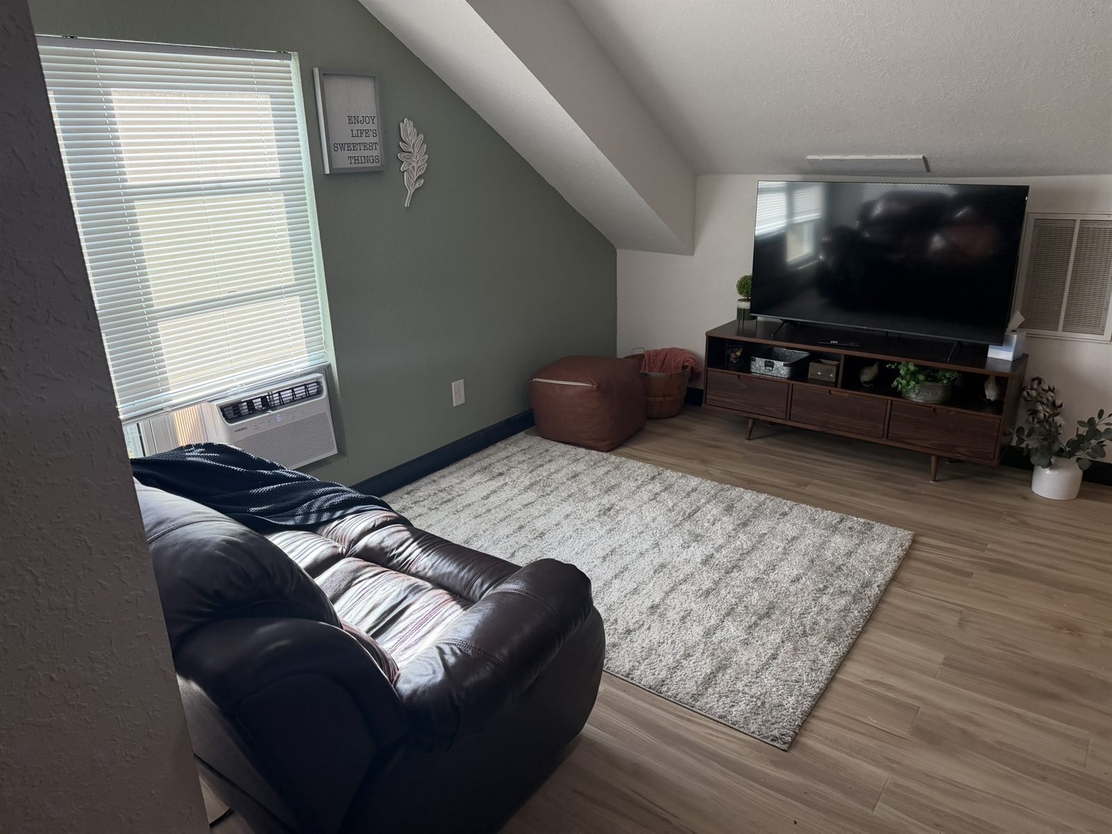 Living space in Rose's Barn Loft
